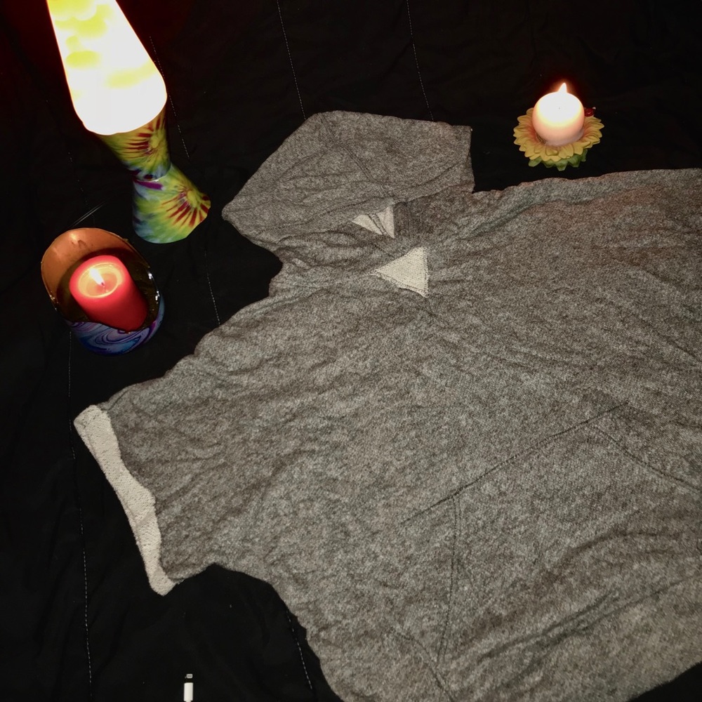 Short sleeve hoodie